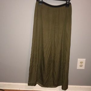 Super cute maxi skirt!